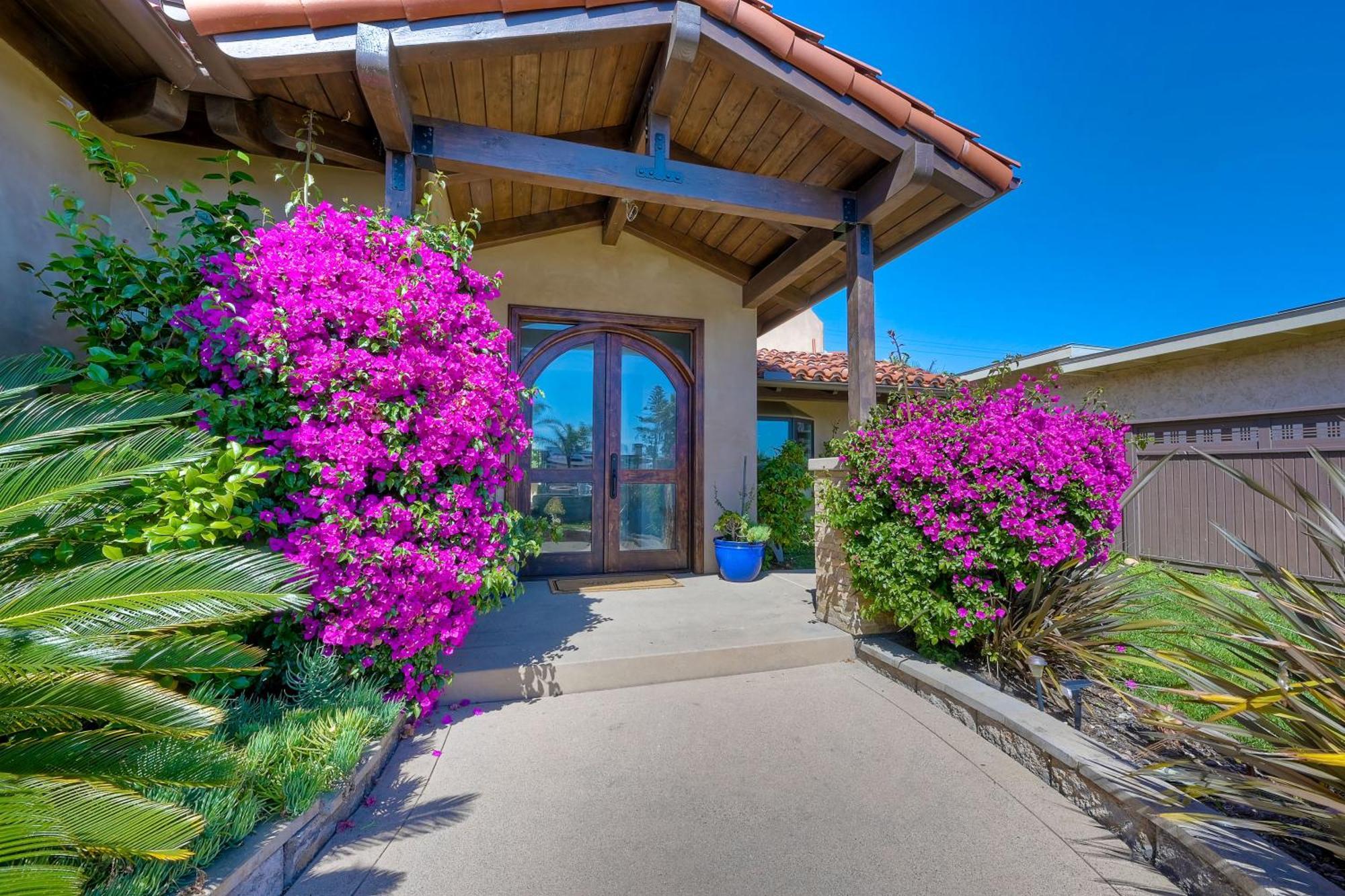 Walk To The Beach - Outdoor Dining - Spacious Villa Carlsbad Exterior photo